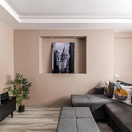 Flat Near Taksim Square With Balcony Apartment Istanbul