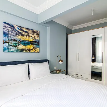 Flat Near Taksim Square With Balcony Apartment